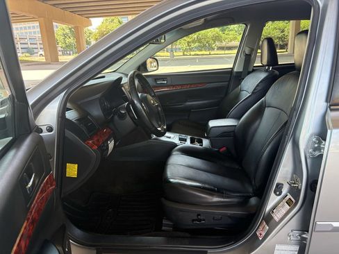 Used 2012 Subaru Outback 2.5i Limited AWD/4WD image 16