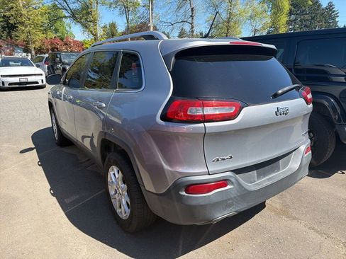 Used 2014 Jeep Cherokee Latitude AWD/4WD image 4