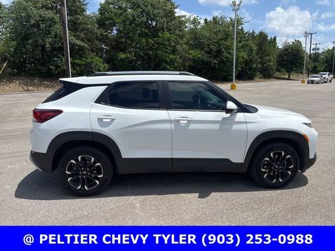 Used 2023 Chevrolet TrailBlazer LT w/ Convenience Package FWD image 8