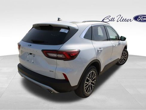 New 2025 Ford Escape SE image 3