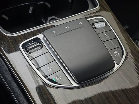 Used 2020 Mercedes-Benz GLC 300 4MATIC image 21