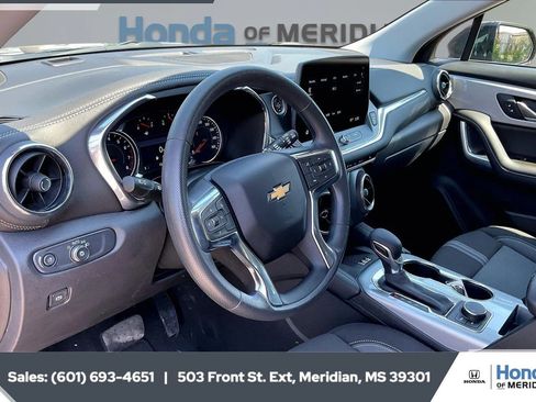 Used 2024 Chevrolet Blazer LT w/ Convenience Package FWD image 12