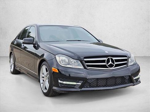 Used 2014 Mercedes-Benz C 250 Sedan image 3