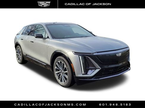 New 2024 Cadillac Lyriq Sport RWD image 2