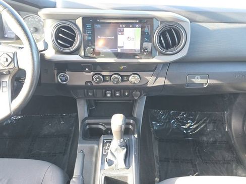 Used 2019 Toyota Tacoma TRD Sport RWD image 15