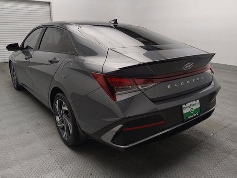 Used 2025 Hyundai Elantra Sport FWD image 5