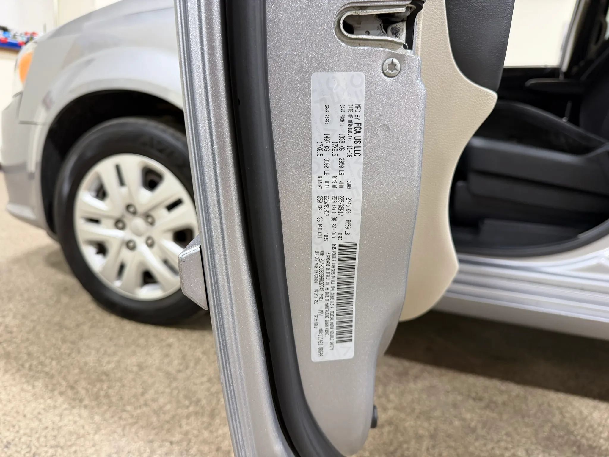 Used 2017 Dodge Grand Caravan SE FWD image 43