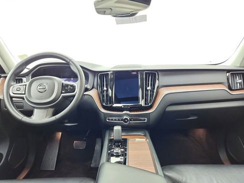 Certified 2023 Volvo XC60 B5 Plus w/ Climate Package image 27