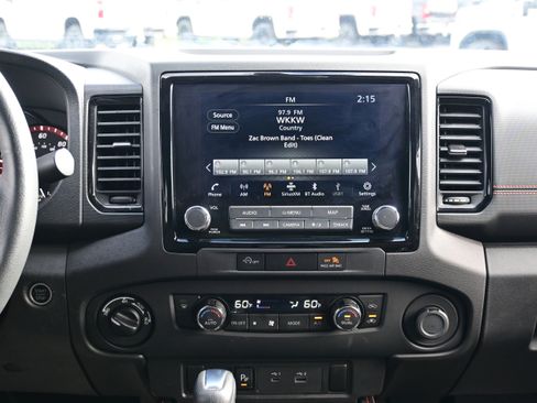 Used 2024 Nissan Frontier PRO-4X w/ Technology Package image 19