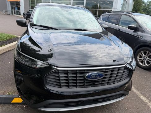 Used 2026 Ford Escape Active w/ Tech Pack #1 AWD/4WD image 2