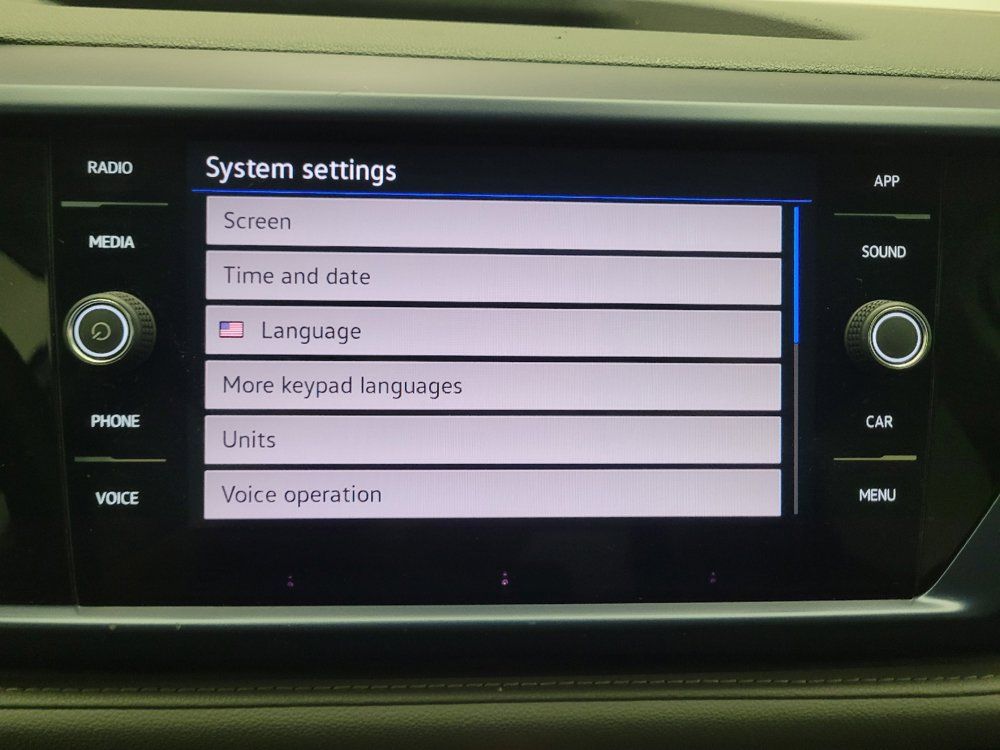 Used 2023 Volkswagen Taos SE w/ Panoramic Sunroof Package FWD image 25