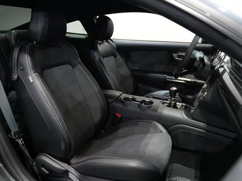 Used 2019 Ford Mustang Shelby GT350 w/ Technology Package image 34