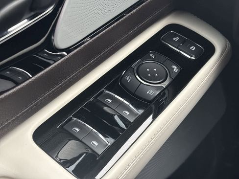 Used 2022 Lincoln Aviator Black Label w/ Dynamic Handling Package image 37