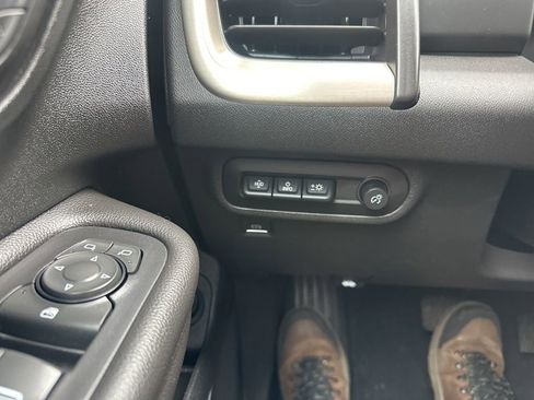 Used 2023 GMC Terrain Denali image 19