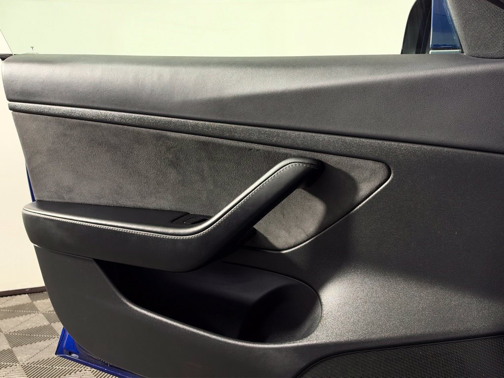 Used 2020 Tesla Model 3 Standard Range Plus RWD image 17