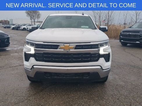 Used 2024 Chevrolet Silverado 1500 LT image 3