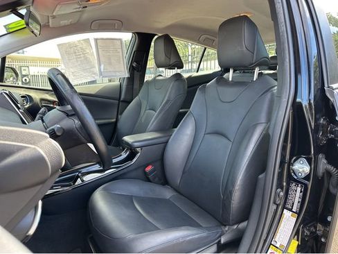 Used 2016 Toyota Prius Three Touring image 7