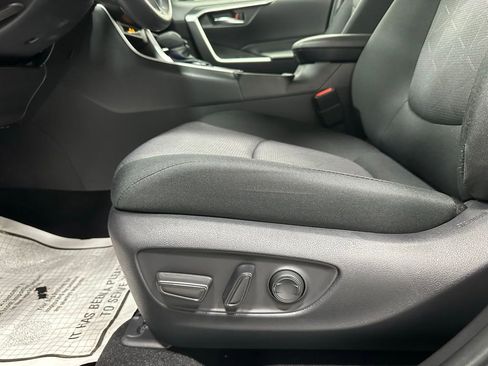 Used 2025 Toyota RAV4 XLE image 12