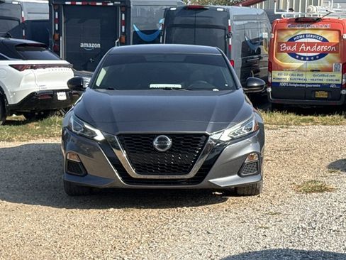 Used 2019 Nissan Altima 2.5 SR FWD image 2