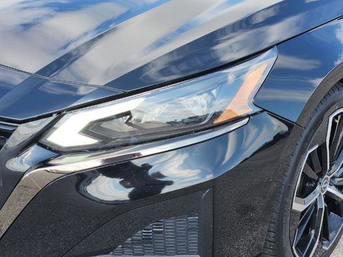Certified 2023 Nissan Altima 2.5 SR w/ SR Premium Package FWD image 5