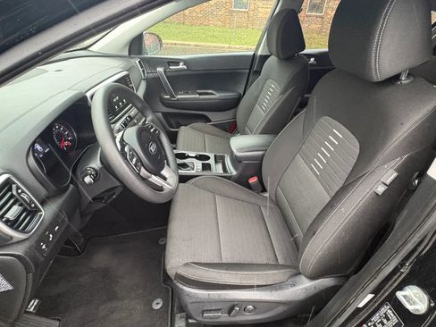 Used 2021 Kia Sportage LX w/ LX AWD Popular Package image 21