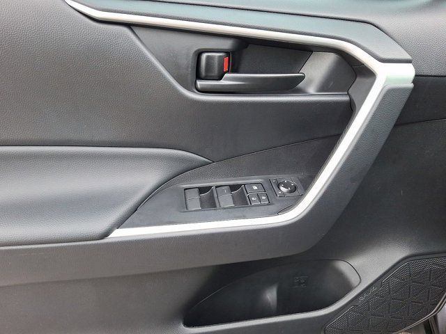 Used 2023 Toyota RAV4 LE FWD image 14