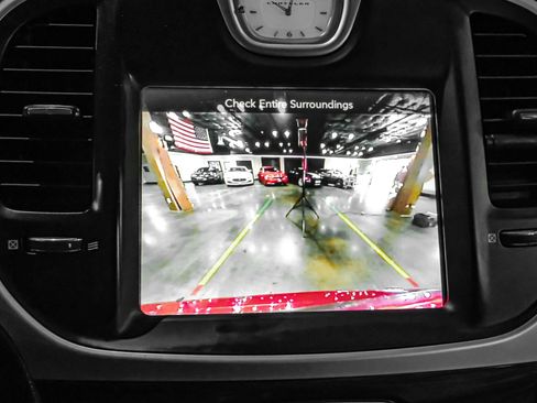 Used 2020 Chrysler 300 Touring L w/ Quick Order Package 2EF image 19