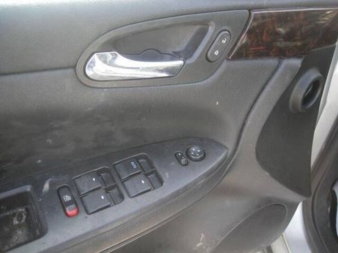 Used 2014 Chevrolet Impala LTZ FWD image 11