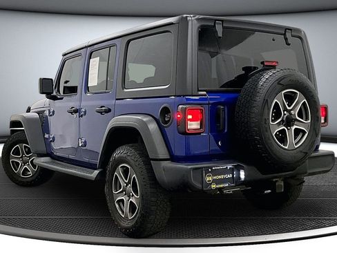 Used 2018 Jeep Wrangler Unlimited Sport S AWD/4WD image 4