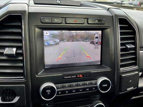 Used 2018 Ford Expedition Limited image 28