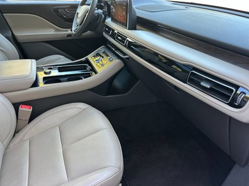 Used 2023 Lincoln Aviator Reserve w/ Equipment Group 201A RWD image 17