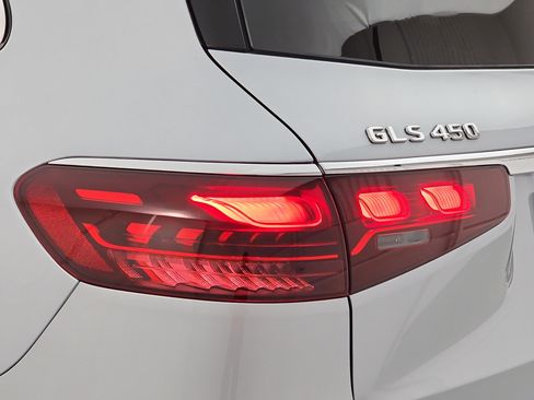 New 2026 Mercedes-Benz GLS 450 4MATIC image 36