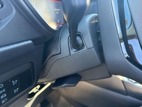 Certified 2025 Ford Escape SE image 57