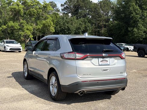 Used 2018 Ford Edge SEL w/ Equipment Group 201A FWD image 5