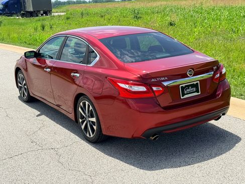 Used 2016 Nissan Altima 2.5 SR FWD image 14
