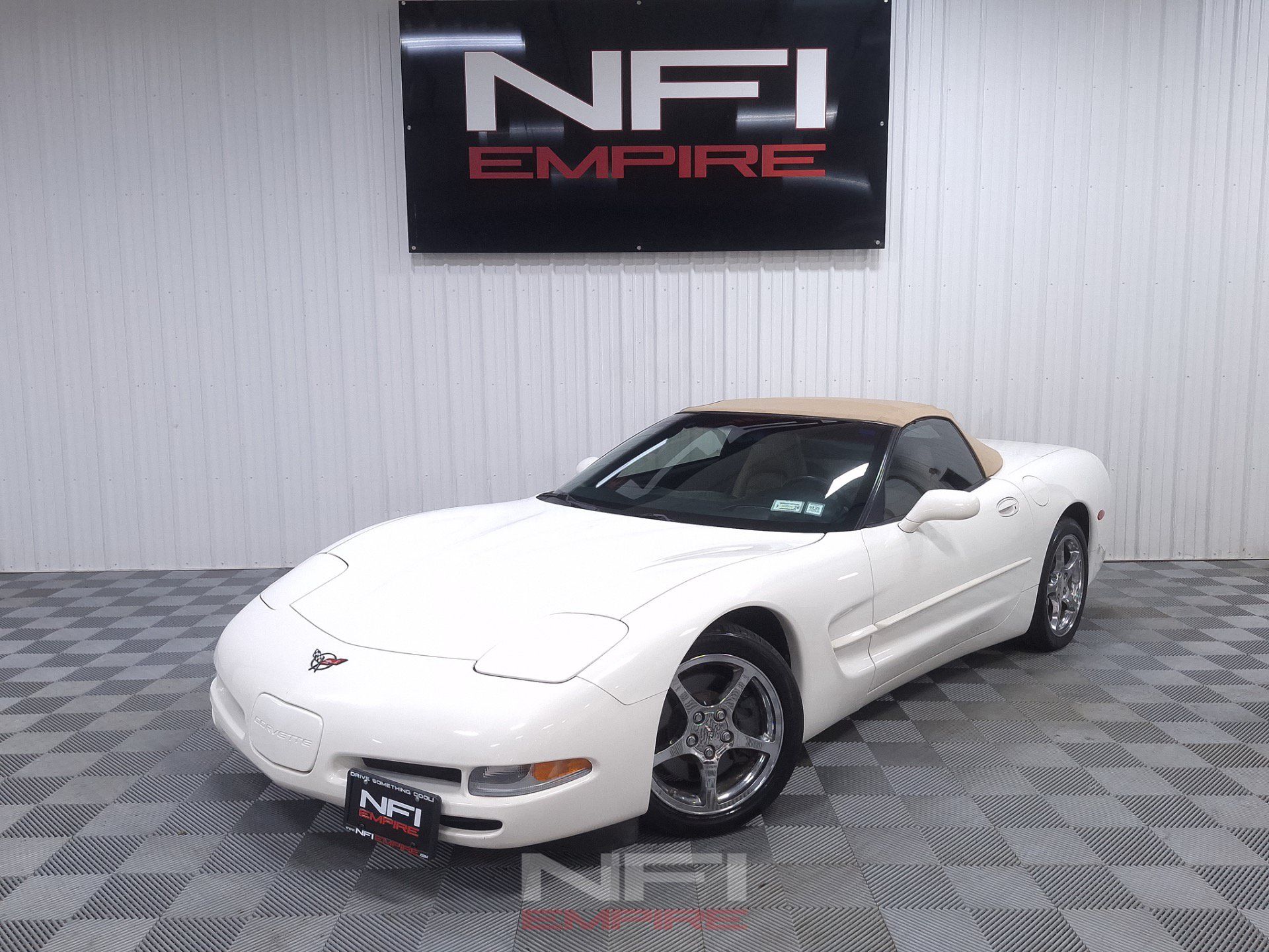 Used 2001 Chevrolet Corvette Convertible w/ Preferred Equipment Group2 RWD image 2