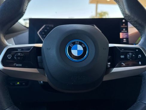 Used 2023 BMW iX xDrive50 image 26