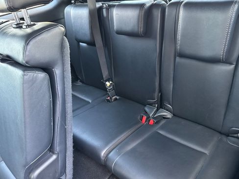 Certified 2018 Toyota Highlander XLE w/ Carpet Mat Package (TMS) image 14