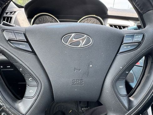 Used 2011 Hyundai Sonata SE FWD image 16