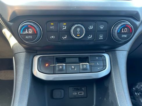 Used 2023 GMC Acadia SLT AWD/4WD image 28