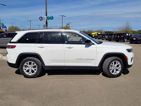 Used 2023 Jeep Grand Cherokee Limited w/ Trailer Tow Prep Group (B) image 4