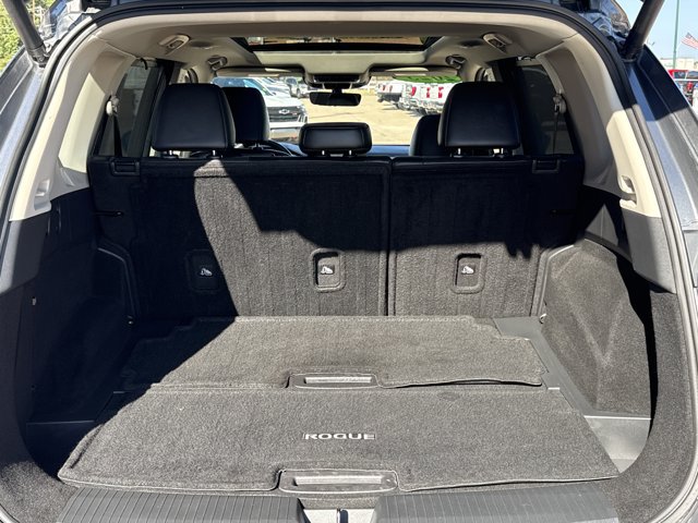 Used 2023 Nissan Rogue Platinum w/ Platinum Premium Package FWD image 11