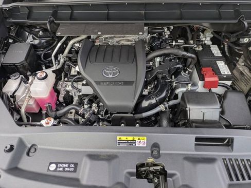 Used 2023 Toyota Highlander XLE image 38