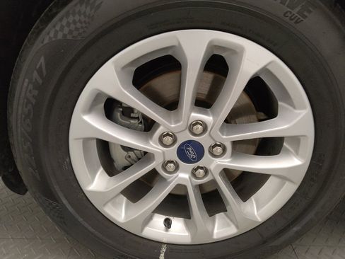 Used 2020 Ford Escape SE image 31