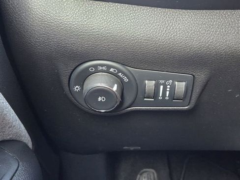 Certified 2022 Jeep Compass Latitude image 24