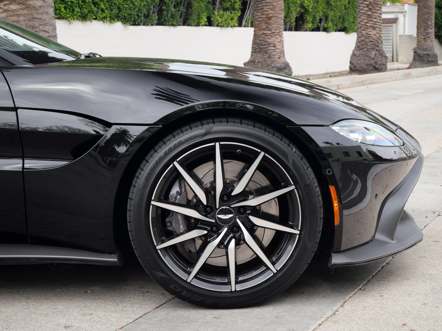Used 2020 Aston Martin V8 Vantage Coupe RWD image 4