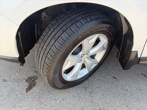 Used 2014 Subaru Forester 2.5i Limited AWD/4WD image 17