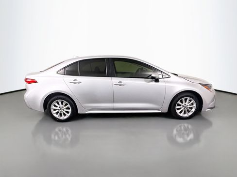 Used 2022 Toyota Corolla LE w/ LE Convenience Package FWD image 11