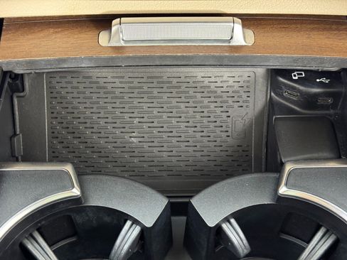 Used 2020 Mercedes-Benz GLE 350 4MATIC image 34