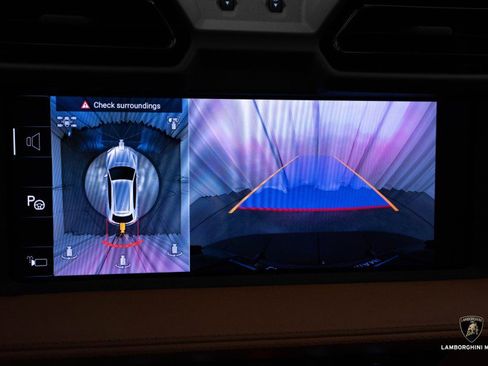 Used 2025 Lamborghini Urus SE image 56